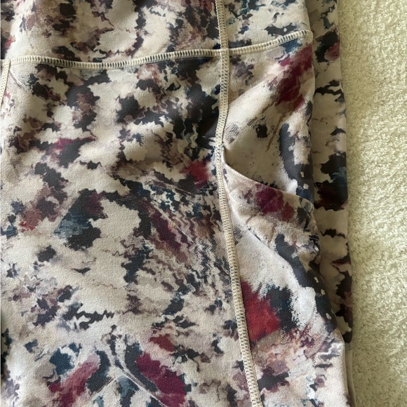 Zella Patterned Leggings in Pink and Gray - Picture 4 of 6